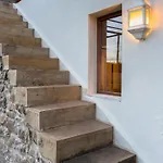 Stone House * Bolonia
